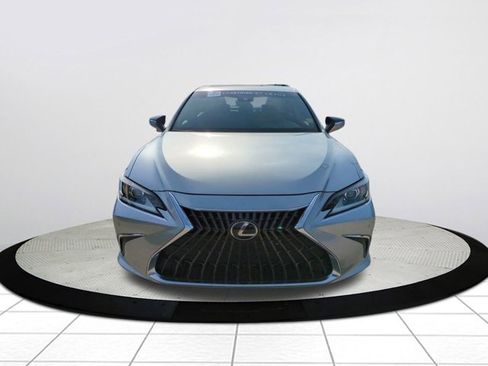 Certified 2022 Lexus ES 350 w/ Premium Package image 9