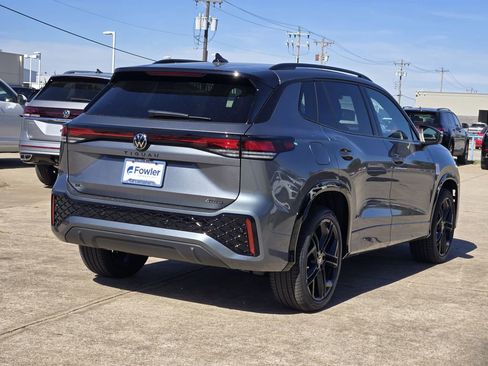 New 2026 Volkswagen Tiguan SE R-Line image 4