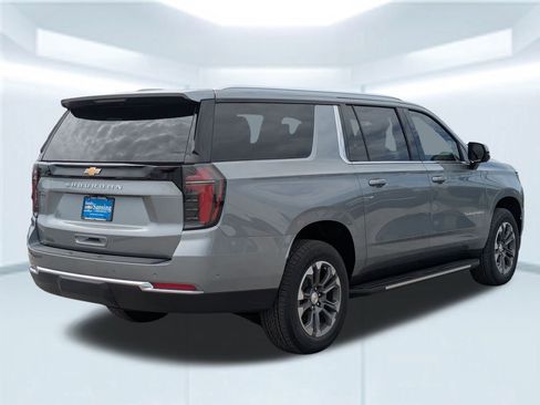 New 2026 Chevrolet Suburban LS image 7