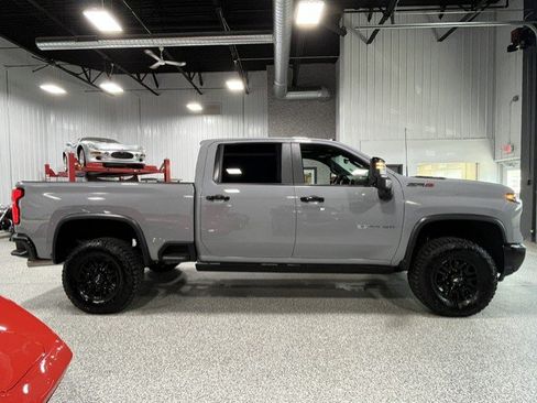 Certified 2024 Chevrolet Silverado 2500 ZR2 w/ Technology Package AWD/4WD image 6