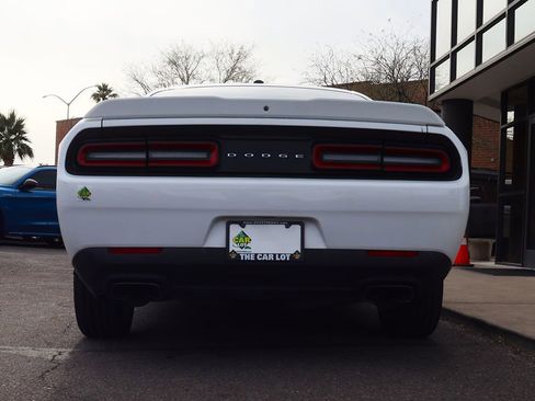 Used 2018 Dodge Challenger R/T image 12