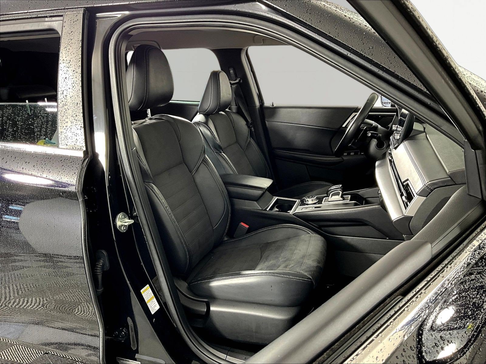 Used 2023 Mitsubishi Outlander SE AWD/4WD image 28