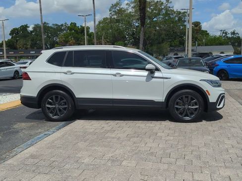 Certified 2023 Volkswagen Tiguan SE image 3