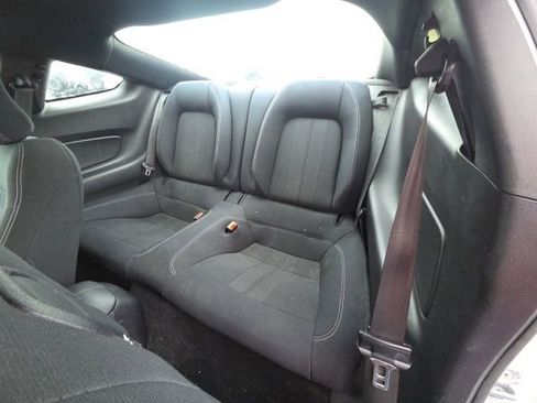 Used 2019 Ford Mustang Coupe image 18