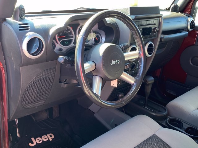 Used 2010 Jeep Wrangler Unlimited Sahara w/ Trailer Tow Group AWD/4WD image 3