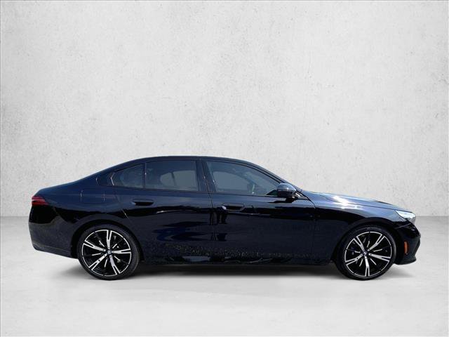 Used 2026 BMW 530i w/ M Sport Package RWD image 5