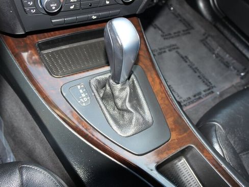 Used 2011 BMW 328i xDrive Sedan AWD/4WD image 12
