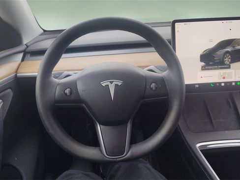 Used 2024 Tesla Model Y Long Range image 13