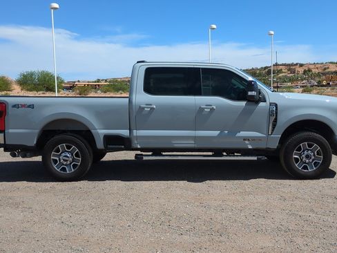 Used 2025 Ford F250 Lariat AWD/4WD image 3