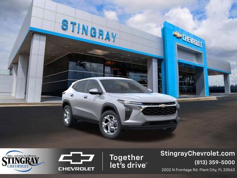 New 2026 Chevrolet Trax LS w/ LS Convenience Package FWD image 1