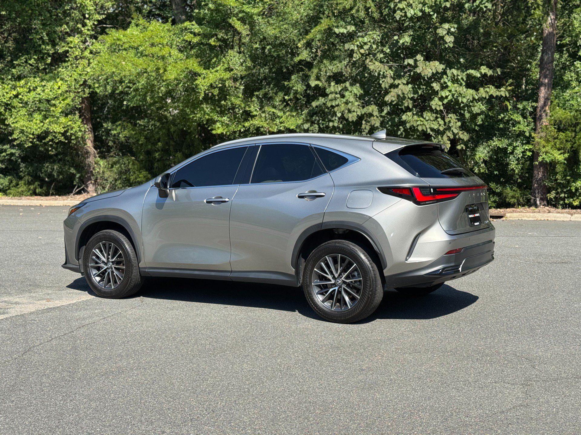 Used 2024 Lexus NX 250 FWD w/ Towing Package (2000 Lbs) image 7
