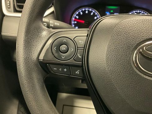 Used 2021 Toyota RAV4 LE image 16
