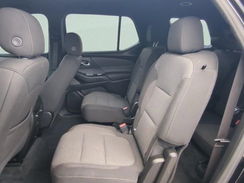 Used 2023 Chevrolet Traverse LT FWD image 13