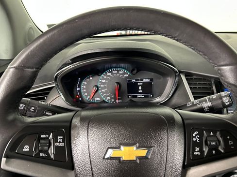 Used 2022 Chevrolet Trax LT w/ LT Convenience Package AWD/4WD image 13