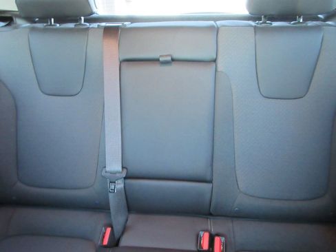 Used 2022 Buick Encore GX Select w/ Sport Touring Package image 20