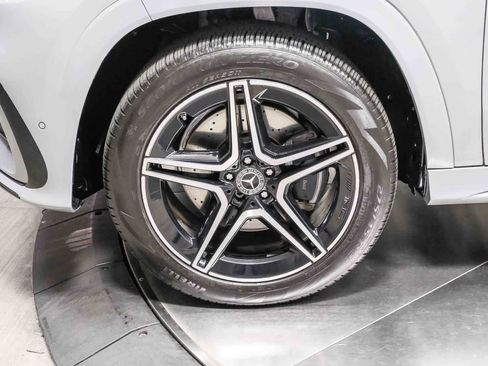 Certified 2026 Mercedes-Benz GLS 450 4MATIC image 10