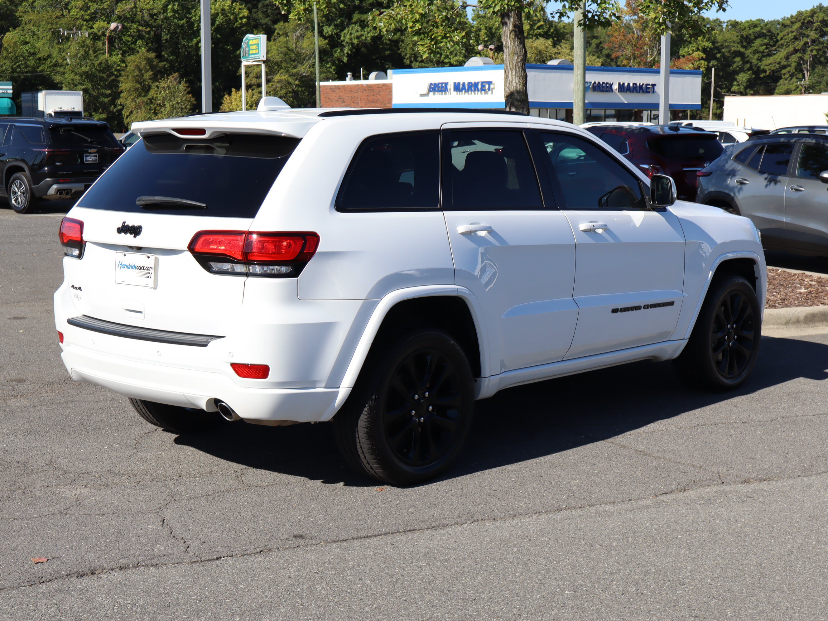 Used 2022 Jeep Grand Cherokee Laredo X AWD/4WD image 10
