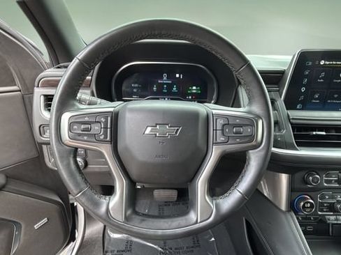 Used 2024 Chevrolet Suburban Z71 w/ Luxury Package AWD/4WD image 12