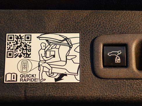 Used 2022 Toyota Sienna Platinum image 38