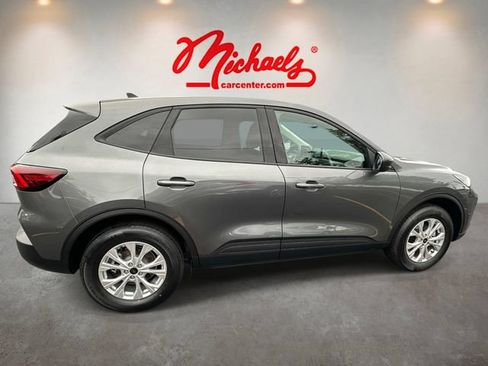 Used 2025 Ford Escape Active AWD/4WD image 2