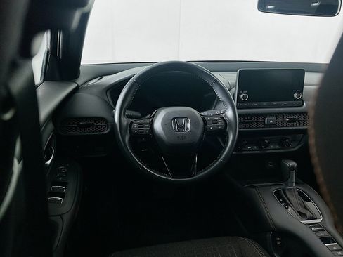 Used 2025 Honda HR-V Sport image 17
