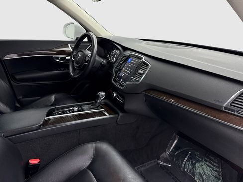 Used 2019 Volvo XC90 T5 Momentum w/ Protection Package Premier FWD image 44
