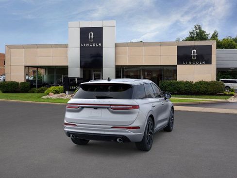 New 2024 Lincoln Corsair Grand Touring image 8