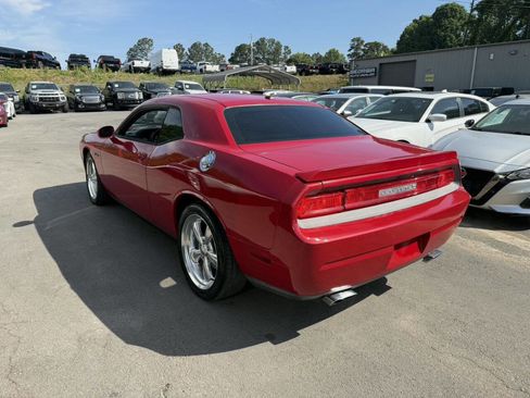 Used 2012 Dodge Challenger R/T RWD image 6