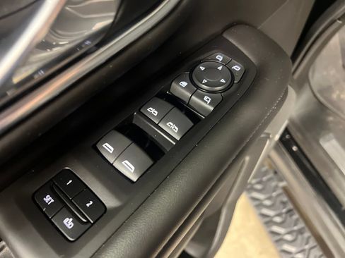Certified 2024 Chevrolet Tahoe Z71 w/ Luxury Package AWD/4WD image 17