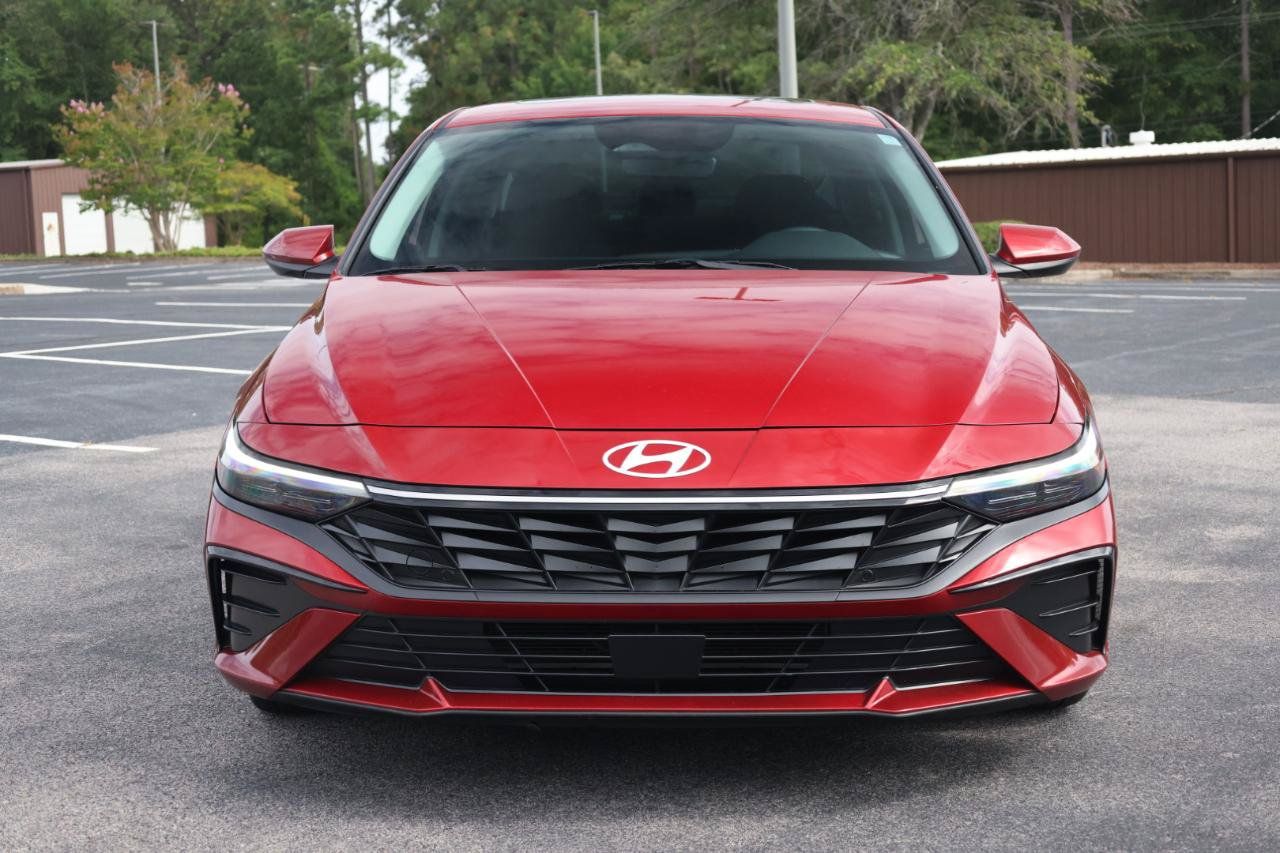 Used 2024 Hyundai Elantra SEL w/ Convenience Package FWD image 8