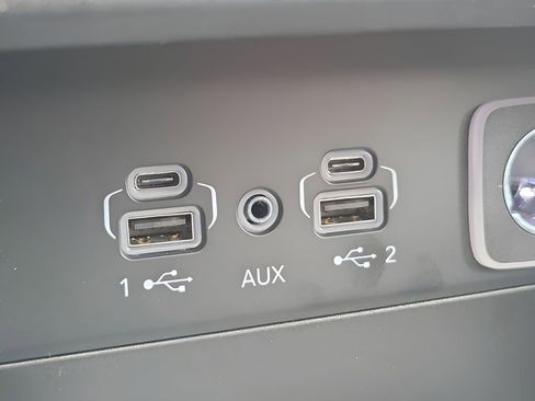 New 2025 Jeep Grand Cherokee L Laredo image 32