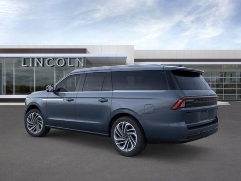 New 2026 Lincoln Navigator L Reserve AWD/4WD image 4