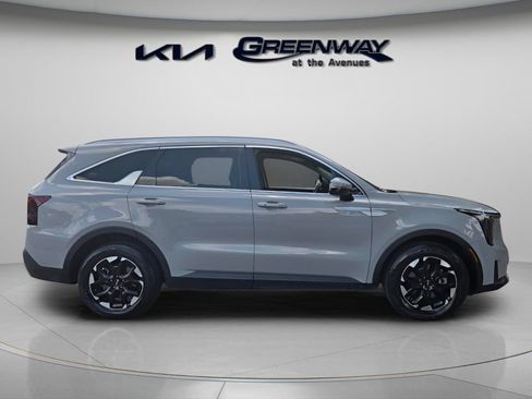 Certified 2025 Kia Sorento S w/ Panoramic Sunroof Package FWD image 7
