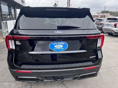 Used 2025 Ford Explorer ST-Line w/ ST-Line Street Pack AWD/4WD image 6