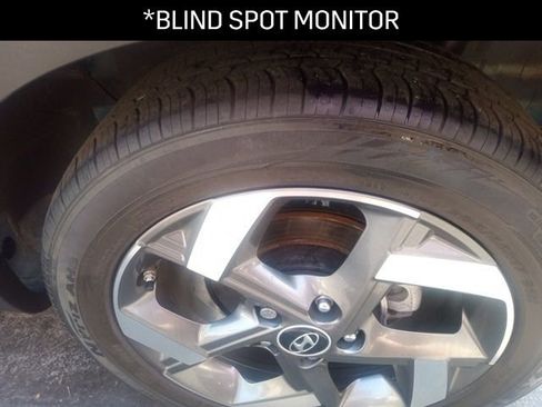 Used 2022 Hyundai Venue SEL image 7