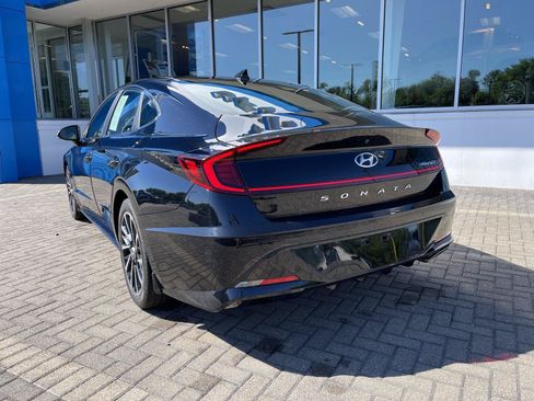Used 2021 Hyundai Sonata Limited w/ Cargo Package FWD image 3