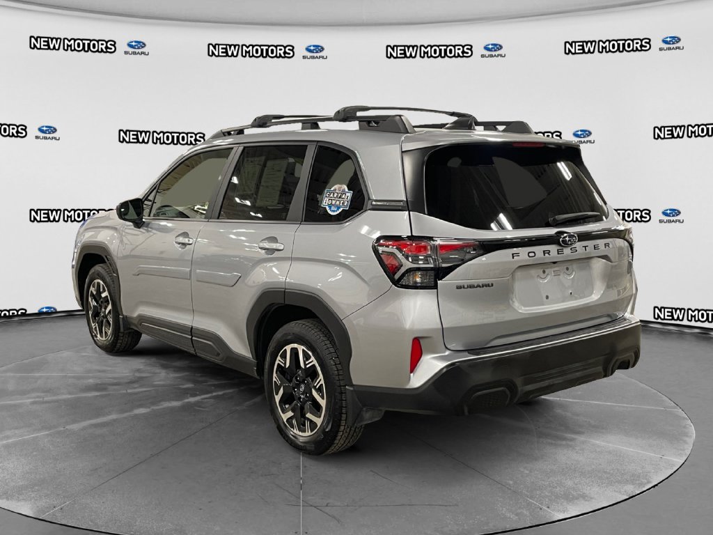 Used 2025 Subaru Forester Premium w/ Convenience Package #1 AWD/4WD image 3