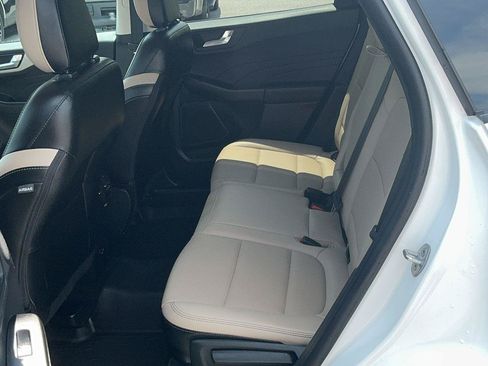 Used 2022 Ford Escape SEL w/ Technology Package AWD/4WD image 16