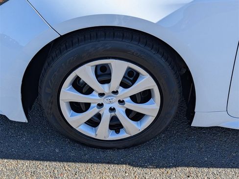 Used 2021 Toyota Corolla LE image 29