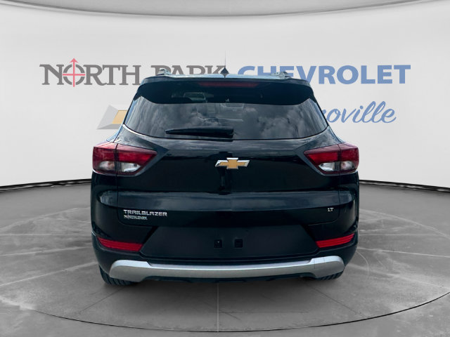 Used 2023 Chevrolet TrailBlazer LT w/ Convenience Package FWD image 4