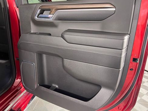 Used 2024 Chevrolet Silverado 1500 LT Trail Boss w/ LT Trail Boss Premium Package image 32