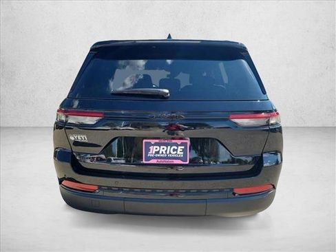 Certified 2025 Jeep Grand Cherokee Altitude image 6