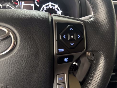 Used 2021 Toyota 4Runner SR5 AWD/4WD image 18