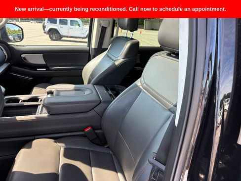 Used 2025 Ford Expedition Max Active RWD image 13