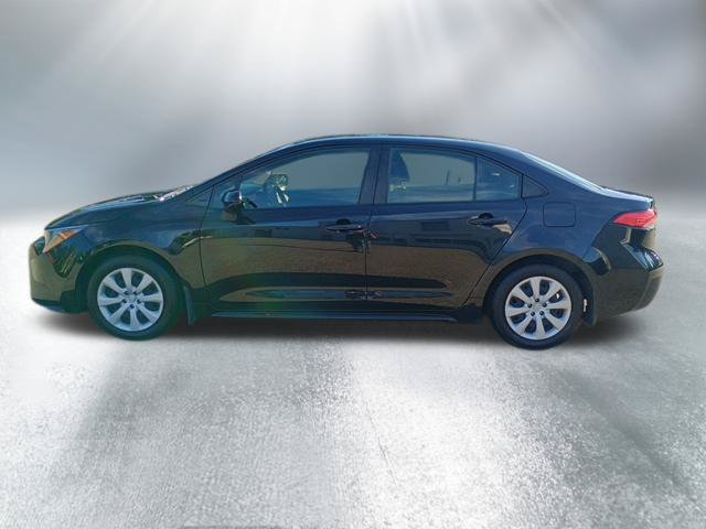 Used 2022 Toyota Corolla LE FWD image 2