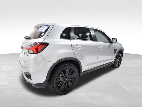 Used 2025 Mitsubishi Outlander Sport ES image 4