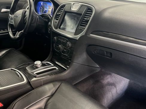 Used 2017 Chrysler 300 Limited AWD/4WD image 12