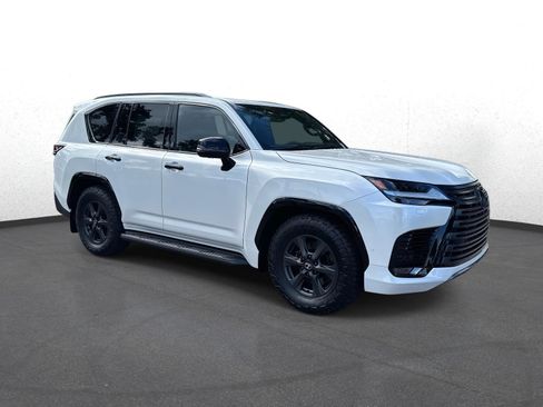 New 2025 Lexus LX 700h Overtrail image 1