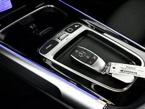 Used 2026 Mercedes-Benz GLB 250 4MATIC image 10