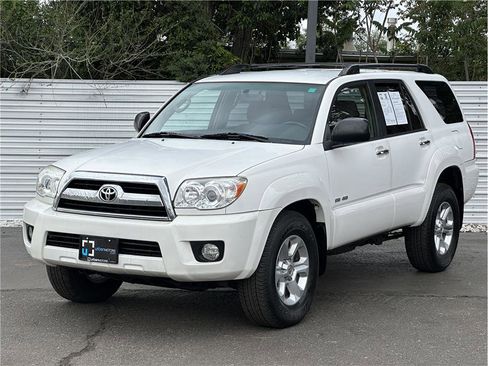 Used 2006 Toyota 4Runner SR5 AWD/4WD image 6